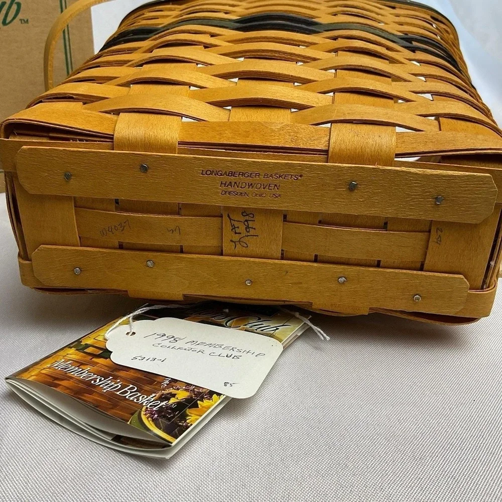 Longaberger 1995 Collectors Club Membership Basket w Box Signed USA